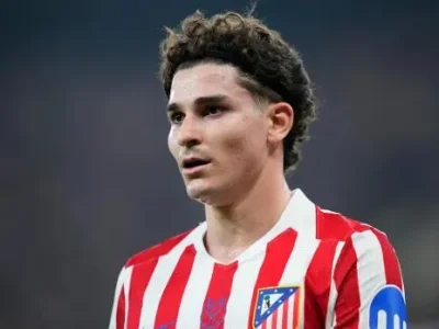 Simeone lên tiếng ‘nóng’ về tin đồn Julian Alvarez gia nhập Arsenal: ‘Cậu ấy hạnh phúc ở đây’