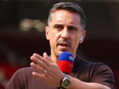 Gary Neville cảnh báo Arsenal: Chelsea đang ‘lên đồng’ trước trận bán kết Carabao Cup