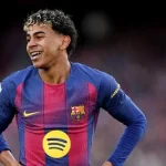 BẤT NGỜ: Lamine Yamal tự xin thay ra, Flick tiết lộ lý do thật sự và lên tiếng về thẻ vàng 1