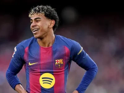 BẤT NGỜ: Lamine Yamal tự xin thay ra, Flick tiết lộ lý do thật sự và lên tiếng về thẻ vàng