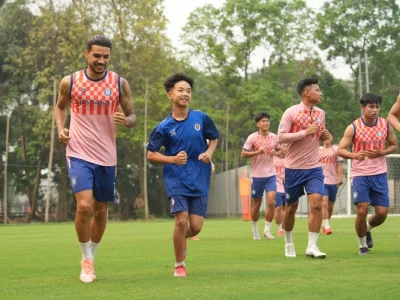 Cầu thủ Hà Nội hứa ghi bàn, ăn mừng kiểu Jude Bellingham tặng CĐV nhí ung thư máu