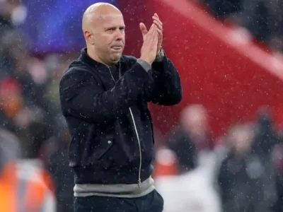 Arne Slot bất ngờ lên tiếng khen ngợi Liverpool dù thua thảm 0-2 trước PSG tại Anfield