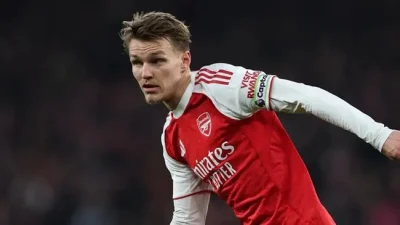 Odegaard thừa nhận 'bóng ma quá khứ' ám ảnh Arsenal, kêu gọi đoàn kết để chạm ngôi vô địch 1