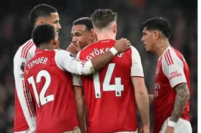 Steve Bruce 'bật ngược' Paul Scholes: 'Arsenal tệ nhất vô địch Ngoại hạng Anh? Sai bét!' 1