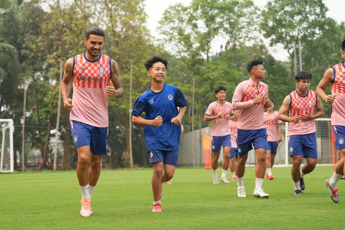 Đằng sau màn ăn mừng của Đỗ Hoàng Hên 1 Đằng sau màn ăn mừng của Đỗ Hoàng Hên 1